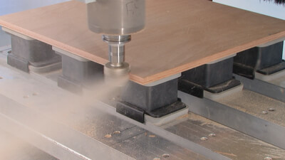 The p-System produces edges in finish-cut quality, time-consuming sanding is no longer necessary.